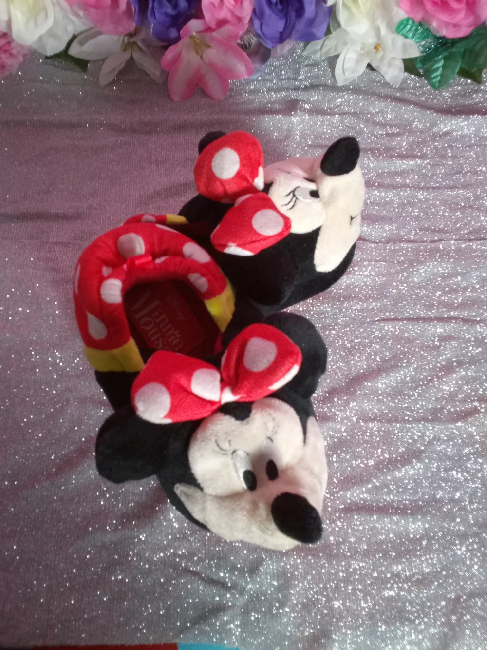 Disney Minnie Mouse Red White Black Plush Slippers